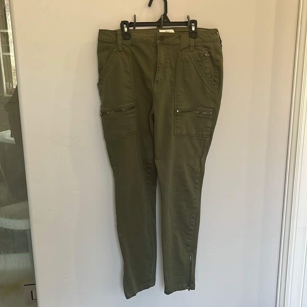 Joie cargo skinny jeans 97% algodon, 3% spandex Joie army green